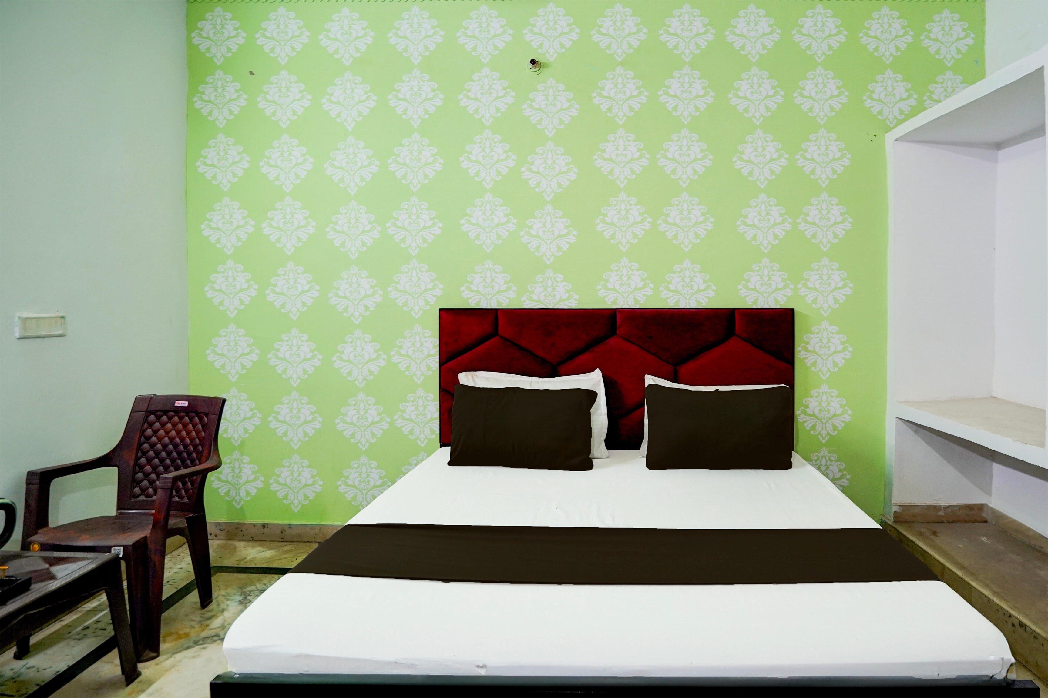 Hotel O Zoom Hotels - Tap to explore photos