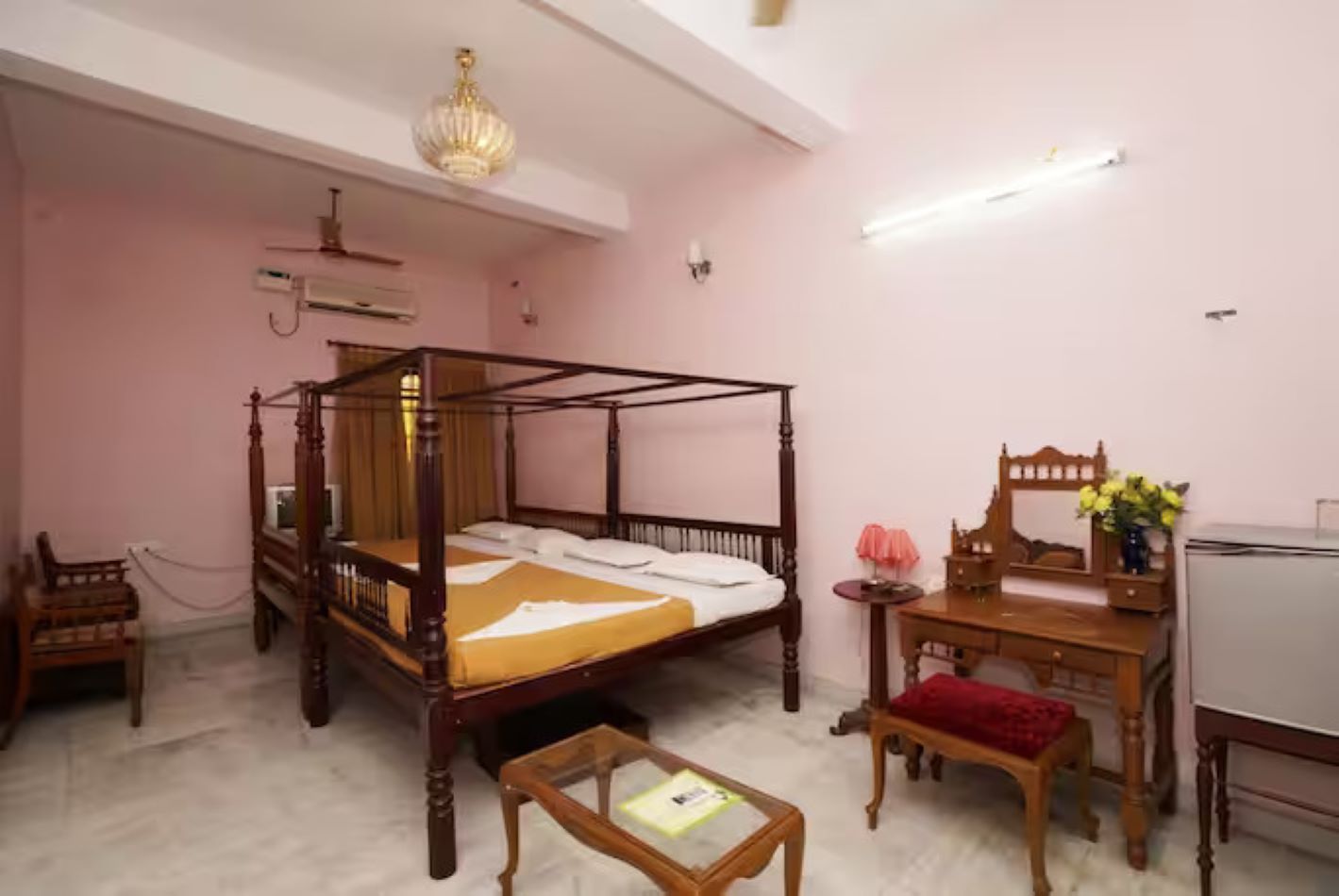 Hotel Soorya Heritage Inn - Tap to explore photos