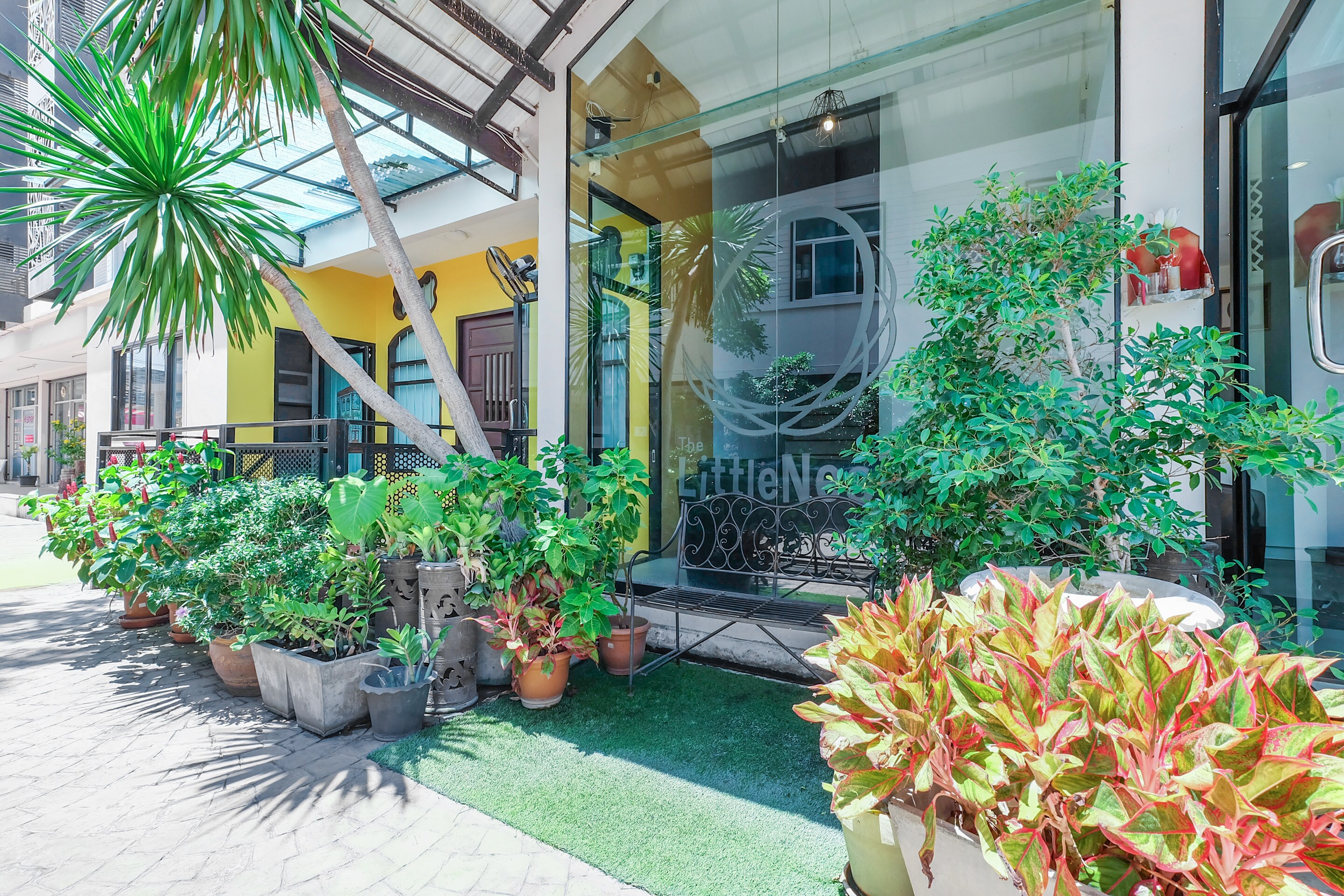 OYO 821 The Littlenest Phuket - Tap to explore photos