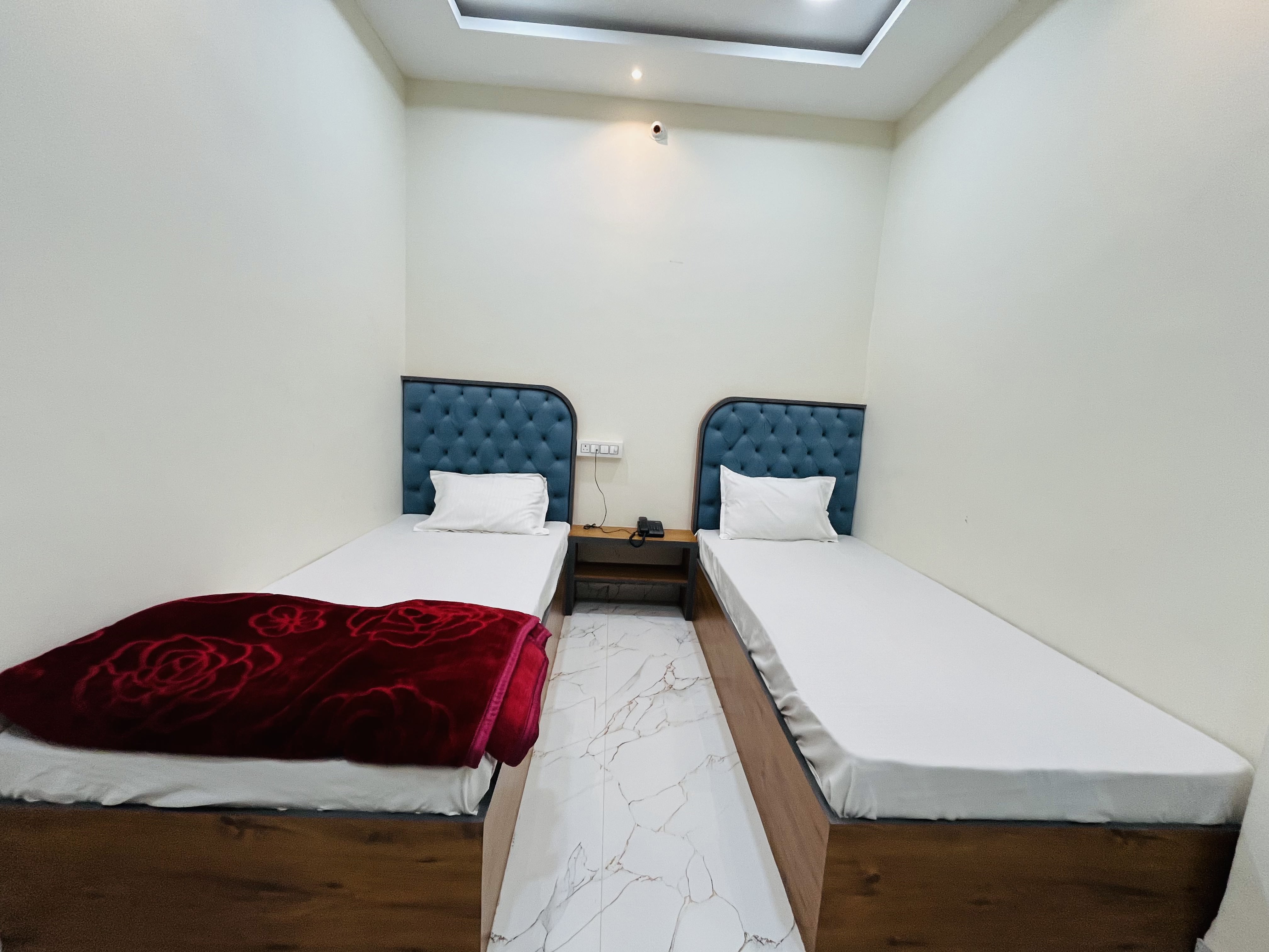 Hotel Aadi Shree Inn - Tap to explore photos