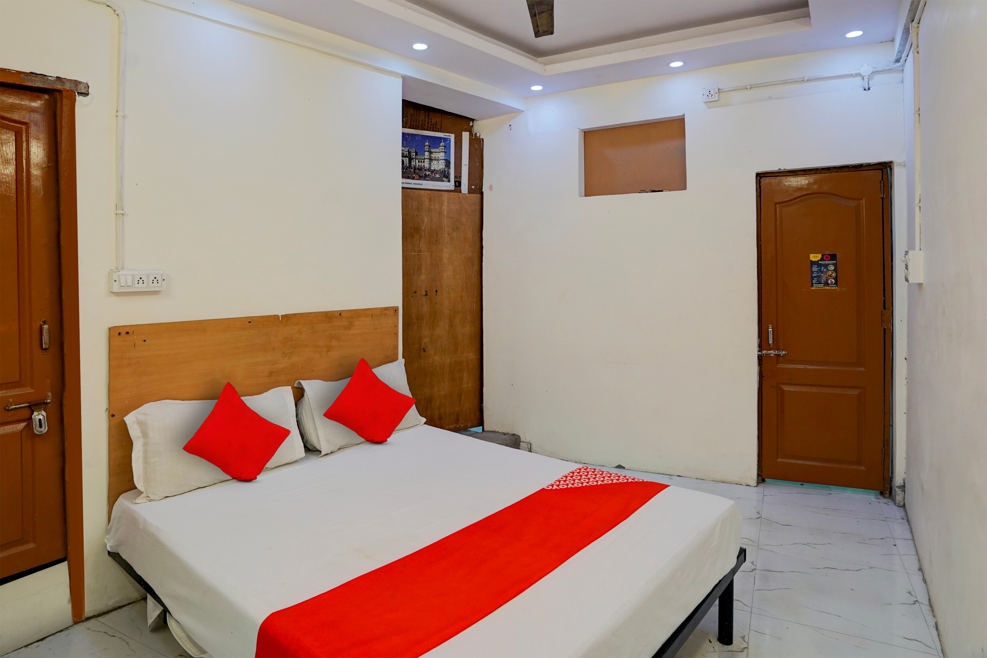 Hotel O Starlight - Tap to explore photos