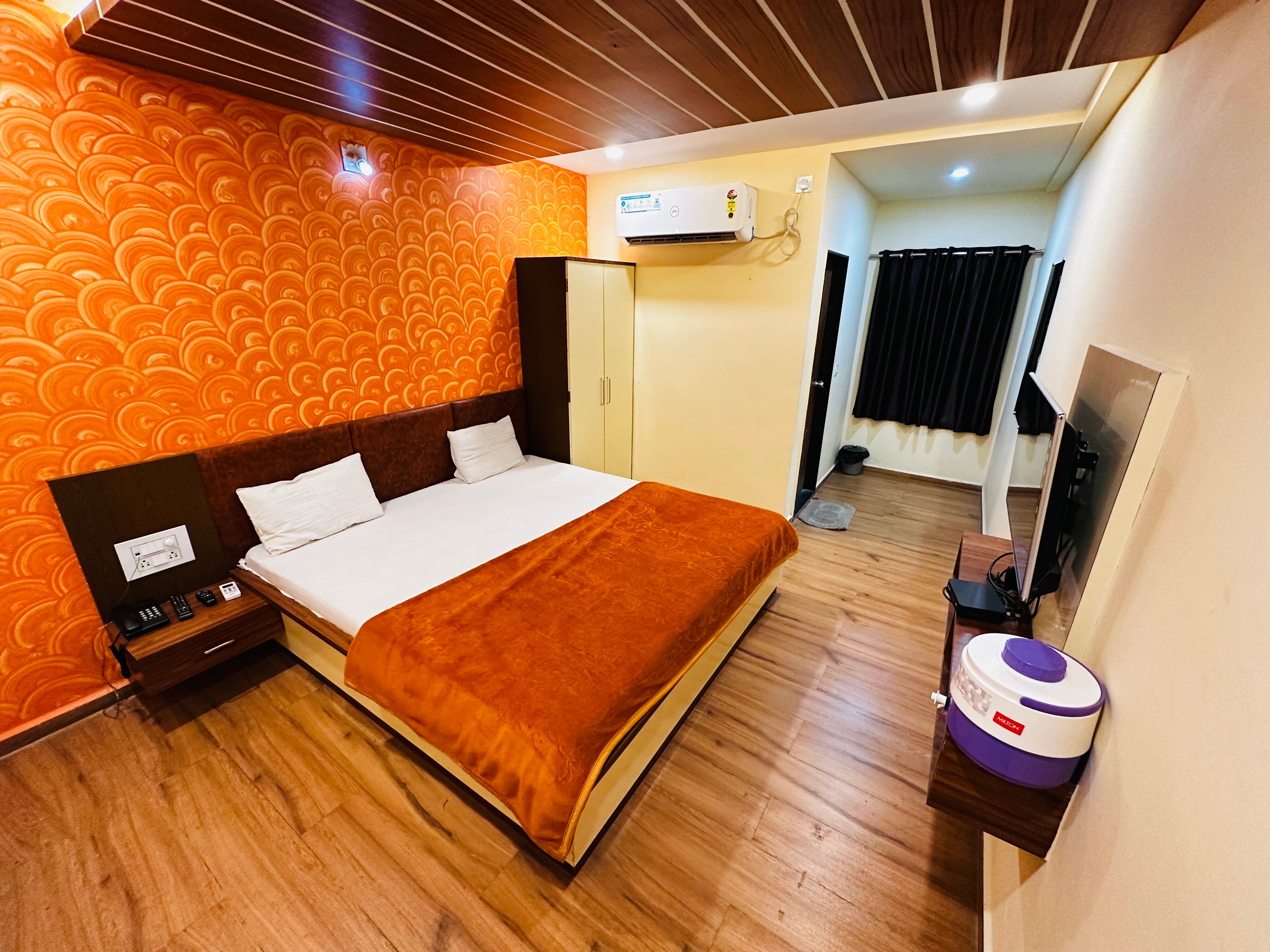 HOTEL RUDRAX - Tap to explore photos