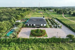 DEERS CREEK FARMHOUSE