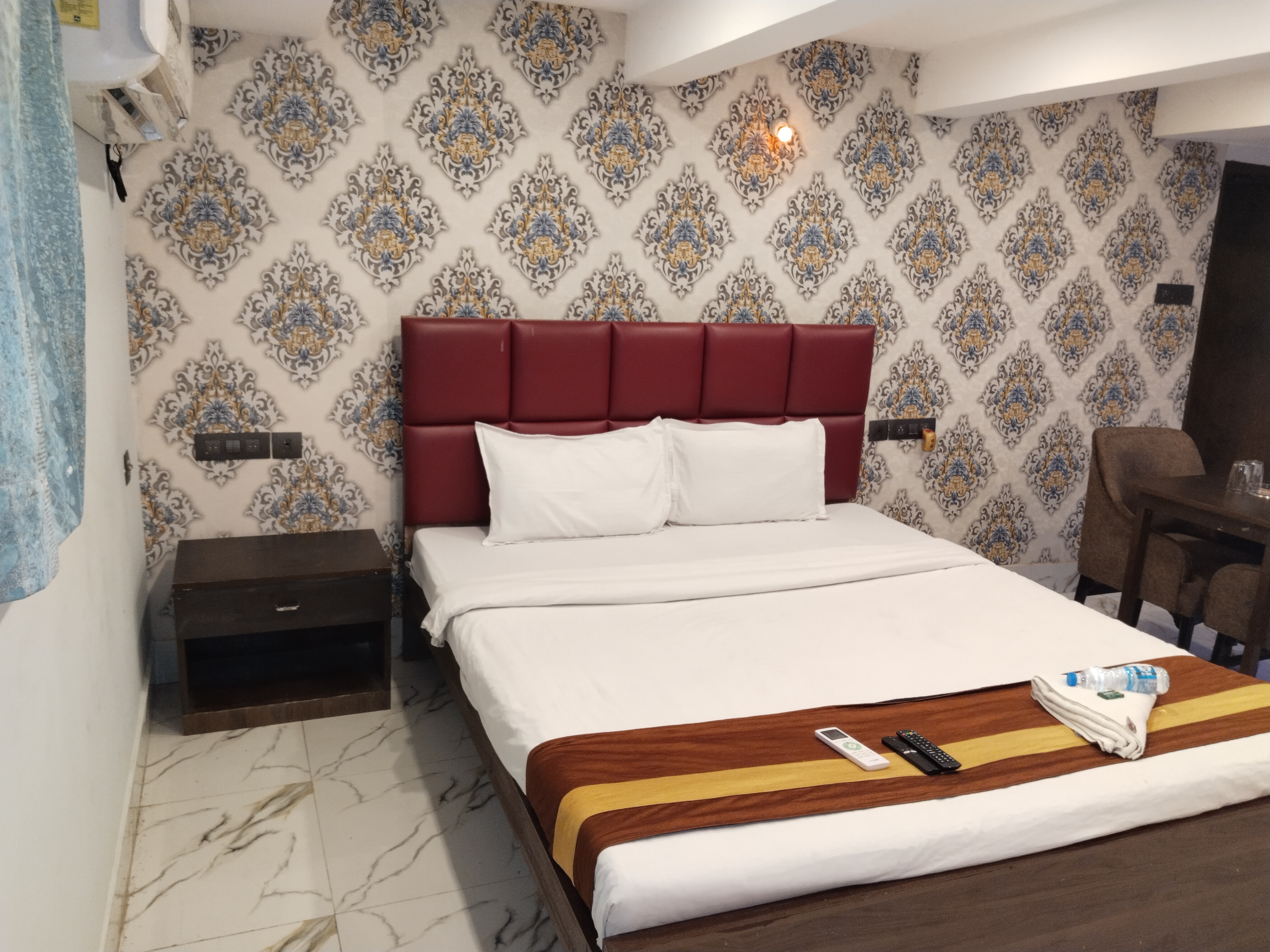 HOTEL UCS - Tap to explore photos