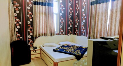 HOTEL RAJMAHAL Room Type - Deluxe Room AC