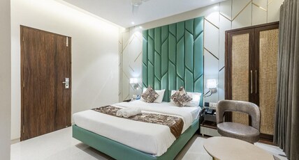 Hotel Samrat International Room Type - DELUX .
