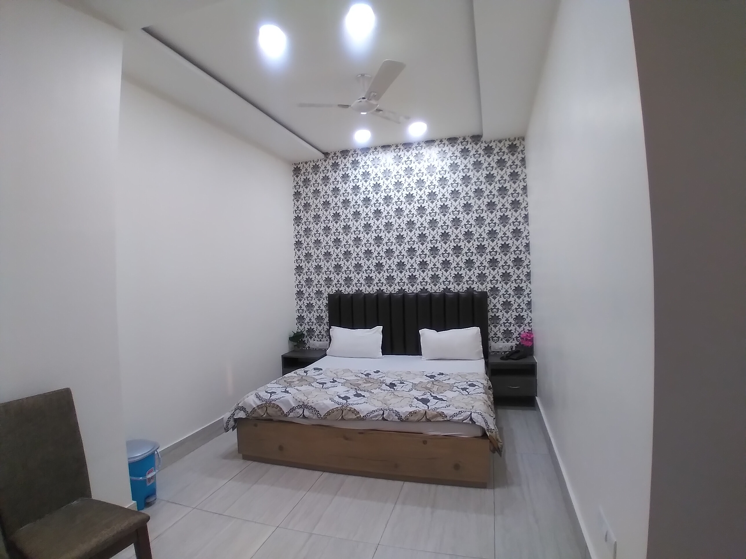 Hotel GOLDYS - Tap to explore photos