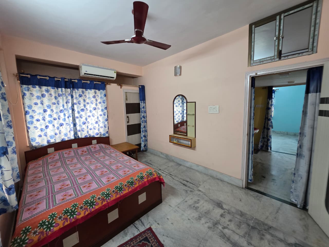 Arpan- Cozy Stay - Tap to explore photos