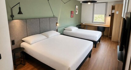 ibis Beauvais Aeroport Room Type - Triple Room with 1 double bed and 1 single bed