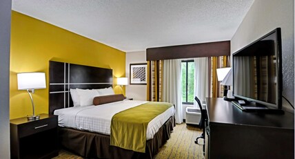 Best Western Plus Hanes Mall Hotel Room Type - 1 King Bed, Non-Smoking, Microwave And Refrigerator, Wi-Fi, Full Breakfast Best Western Plus Hanes Mall Hotel Room Type - 1 King Bed, Non-Smoking, Microwave And Refrigerator, Wi-Fi, Full Breakfast