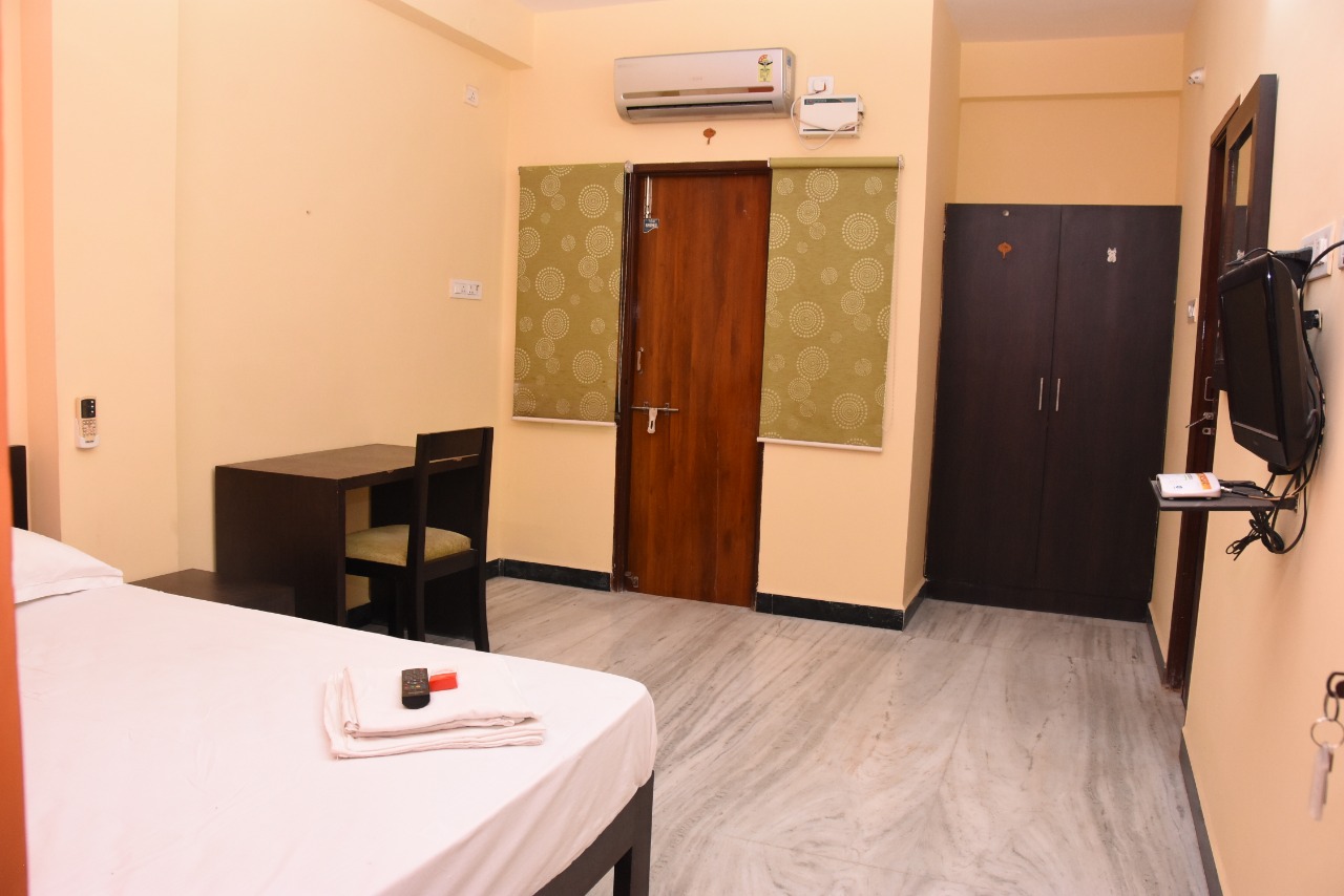 Aishwaryam Deshna Service Apartment Ambattur - Tap to explore photos