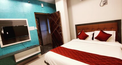 HOTEL AADYA INN Room Type - Queen Room