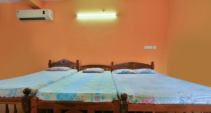 Benlig guest House | Rooms & Caretaker Room Type - Four Bedded Room AC Non