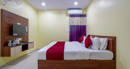 Hotel Ayodhya Comforts Room Type - Deluxe Room AC