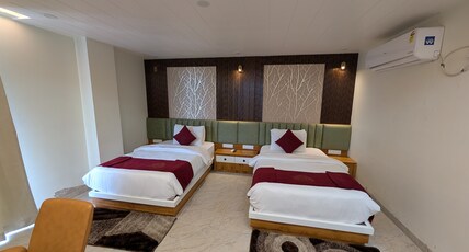 Hotel Ghiloth Inn Room Type - Super Deluxe Room