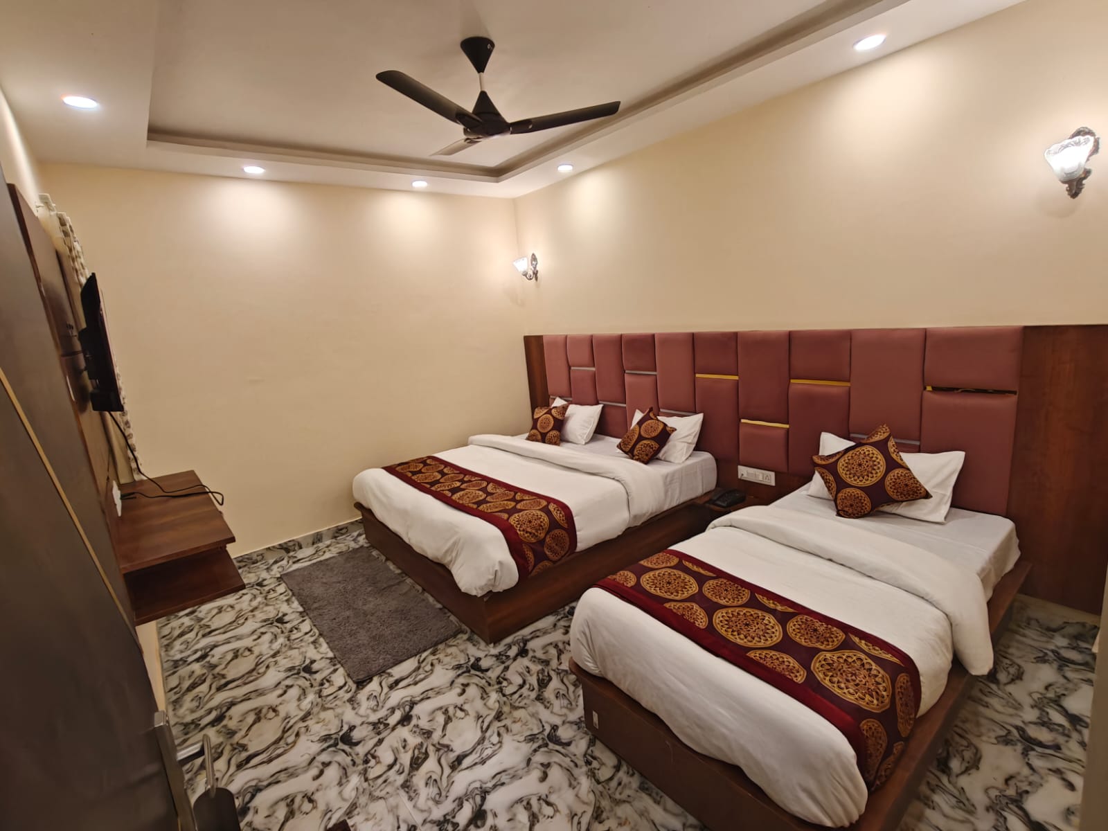HOTEL SHUBH SHAKTI INN - Tap to explore photos