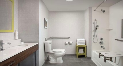 Hampton Inn by Hilton KINGSLAND Room Type - 2QN MOB HEARING ACC TUB NS
