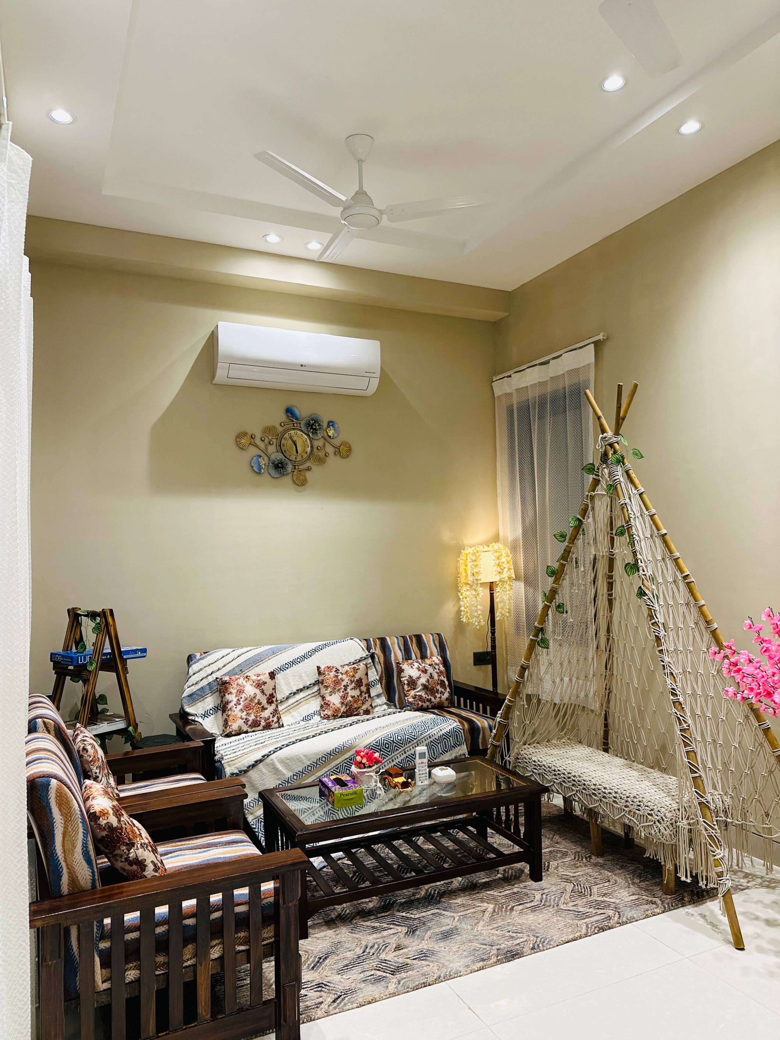 Connect Stay 1BHK Golf Course Road Sec 42 - Tap to explore photos