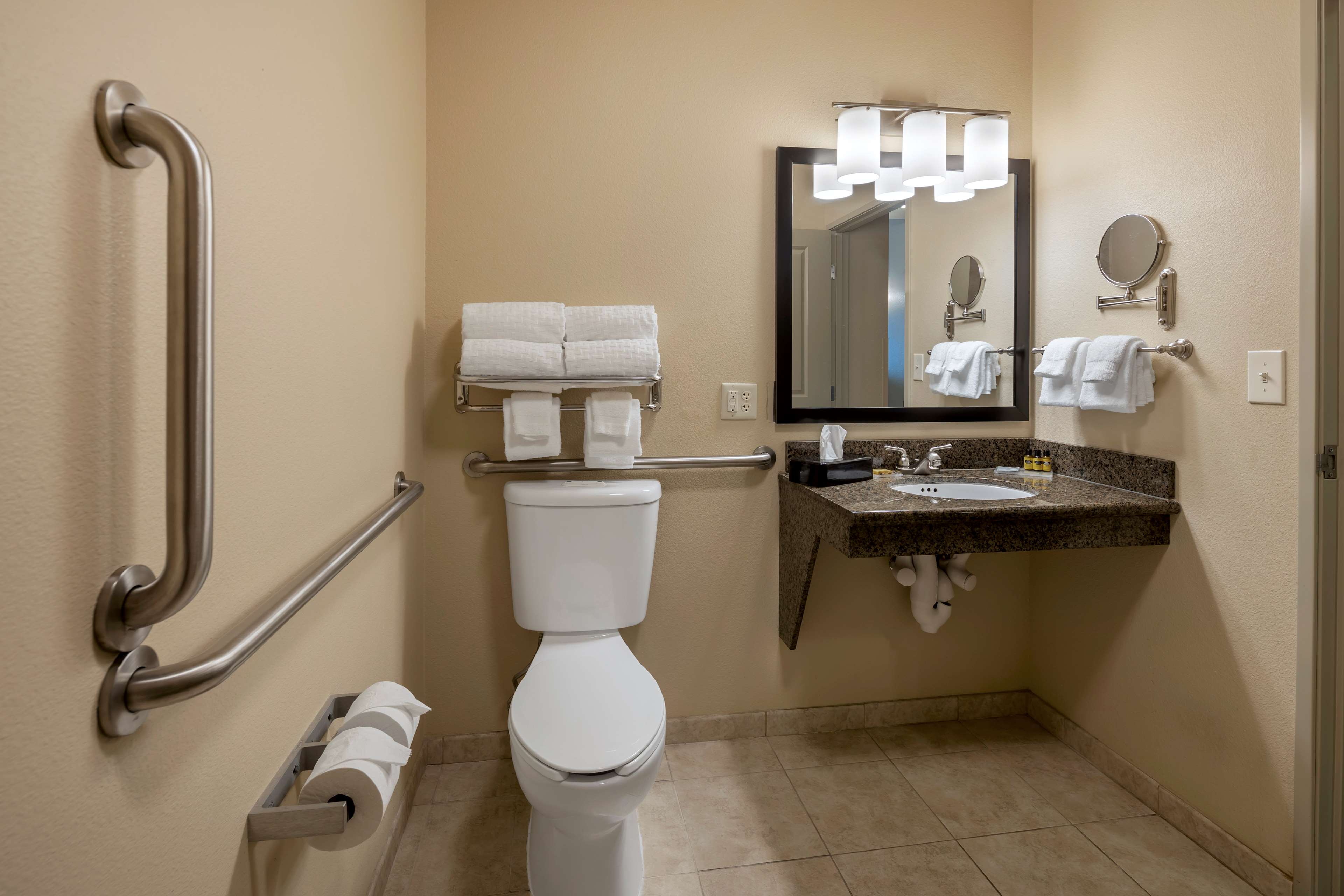 Best Western Plus Chena River Lodge - Tap to explore photos