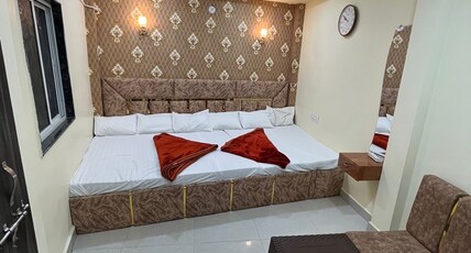 Hotel shipraa elite Room Type - Bedroom 302