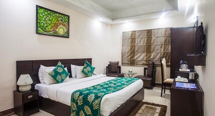 Palm Tree Hotel & Restaurant Room Type - Deluxe Standard (without window)