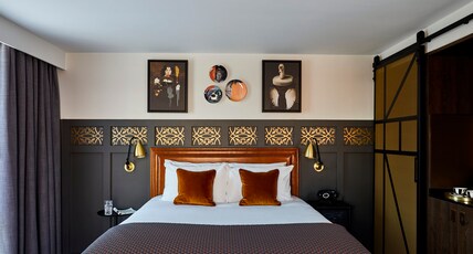 Hotel Indigo Chester, an IHG hotel Room Type - King Deluxe Room