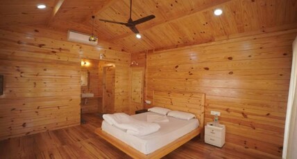 The Candlewood Resort Room Type - Premium Russian wood