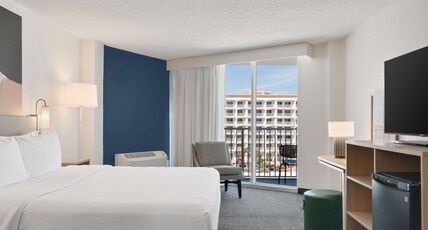 Spark by Hilton Ormond Beach Oceanfront Room Type - 1 KING BED