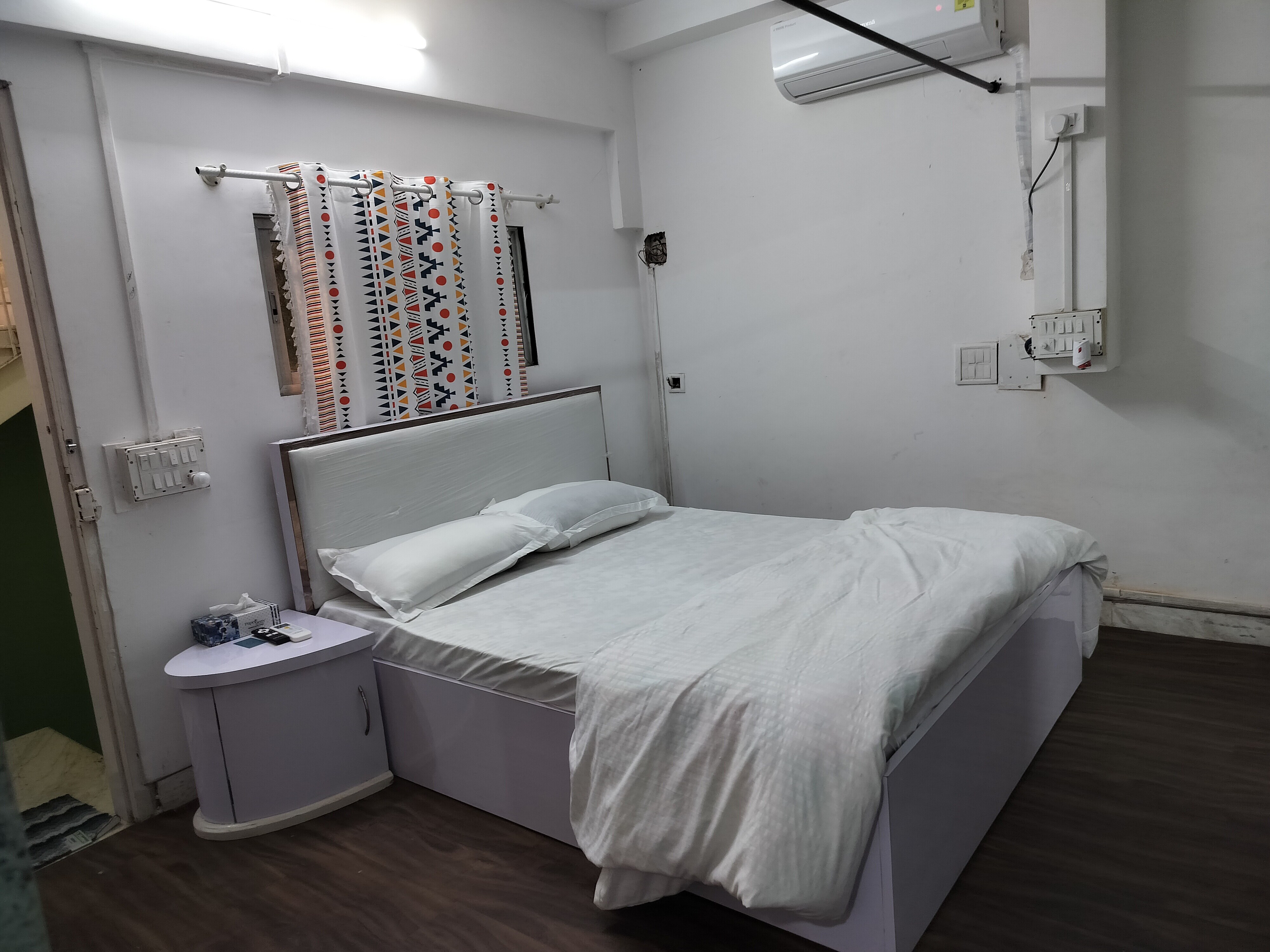 Cozy Private room for 2 pax in Condo/ Bungalow - Tap to explore photos