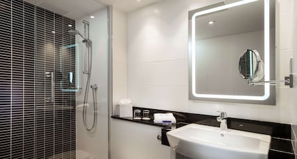 Radisson Hotel & Conference Centre London Heathrow Room Type - Family Room Radisson Hotel & Conference Centre London Heathrow Room Type - Family Room