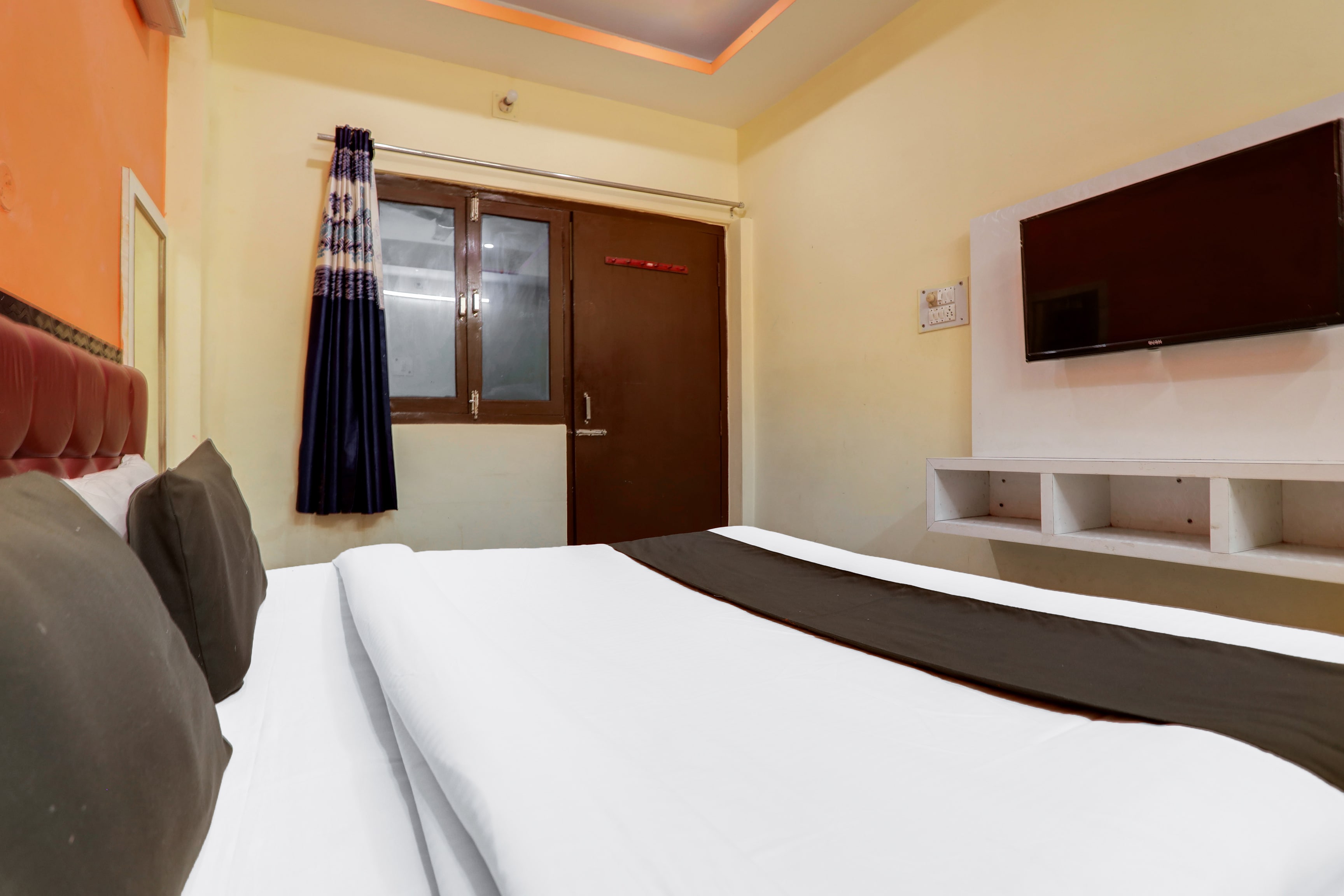 Hotel O Silicon Stay - Tap to explore photos