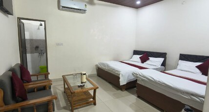 Hotel Shree Rajendra Inn (Ram Temple View) Room Type - Four Bed Room