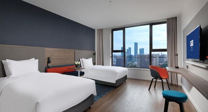Holiday Inn Express XI Room Type - 2 Twin Beds Standard Accessible Holiday Inn Express XI Room Type - 2 Twin Beds Standard Accessible
