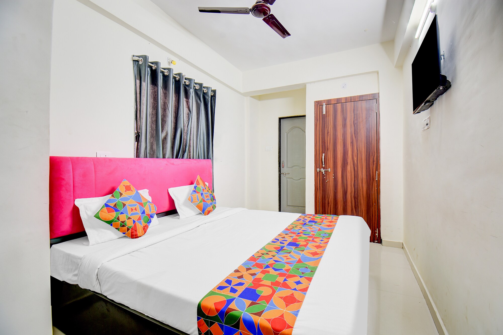 FabHotel Golden Eagle Executive - Tap to explore photos
