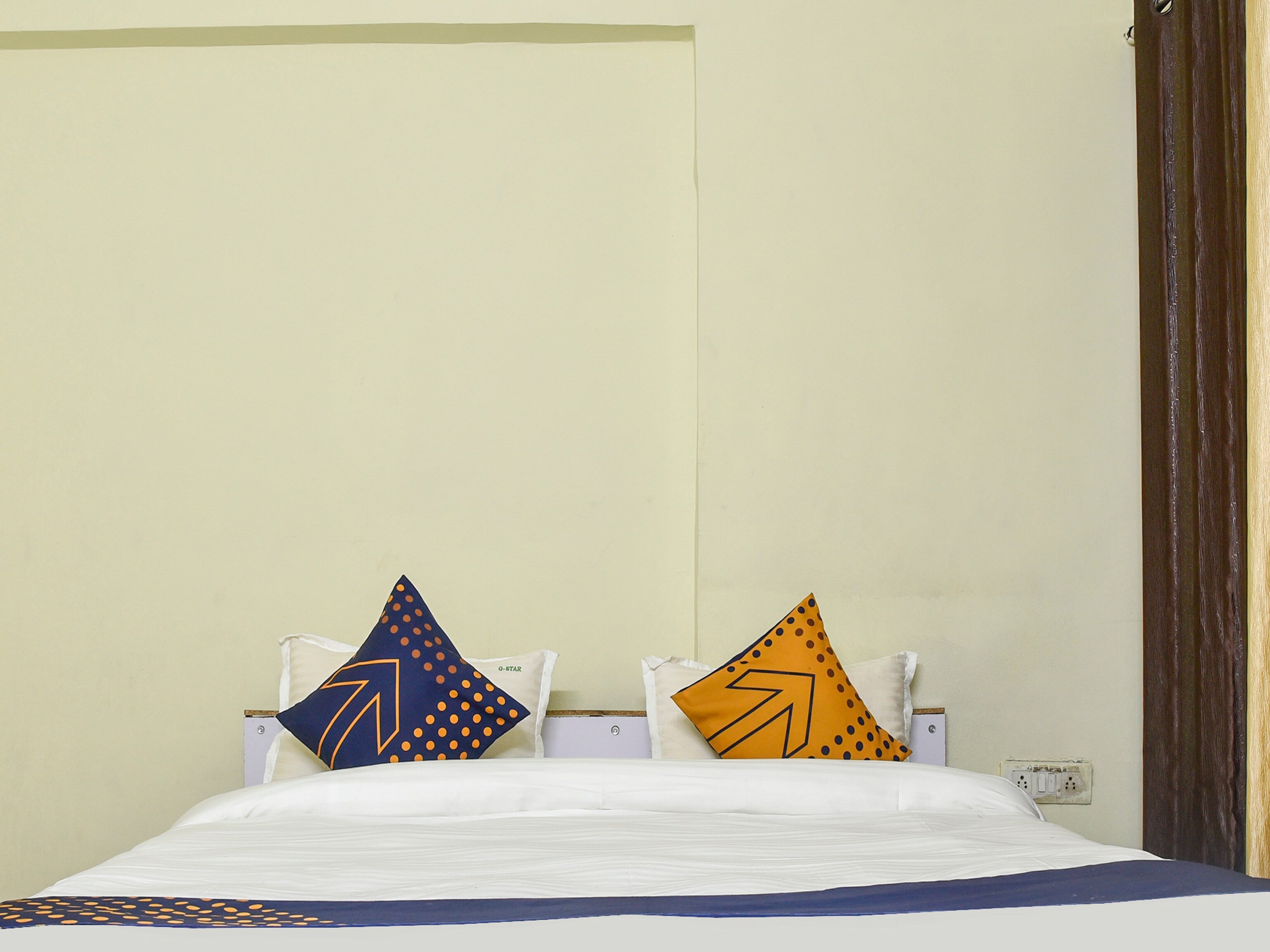 SPOT ON 76453 Hotel Golden Star 2 - Tap to explore photos