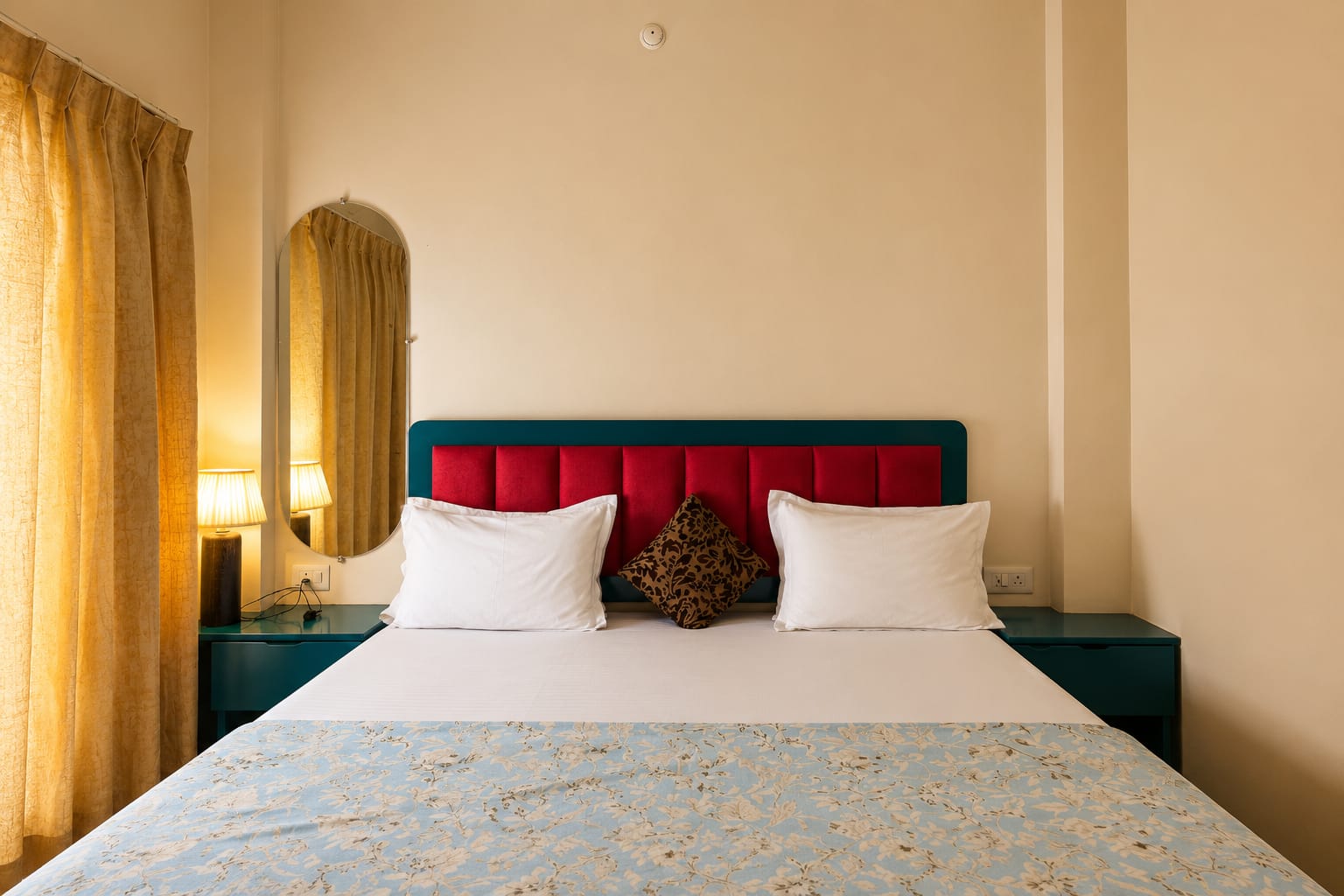 Cozy Private Room in the Heart of Kashi - Tap to explore photos