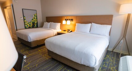 Holiday Inn & Suites Houston NW - Willowbrook Room Type - 2 Queen Standard Mobility Accessible Tub