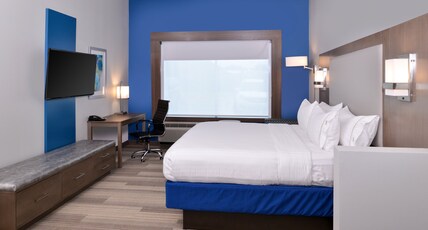 Holiday Inn Express & Suites HOUSTON E - PASADENA Room Type - 1 King Comm Access Suite