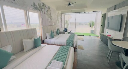 SUMUKHA COMFORTS Room Type - 7th Heaven