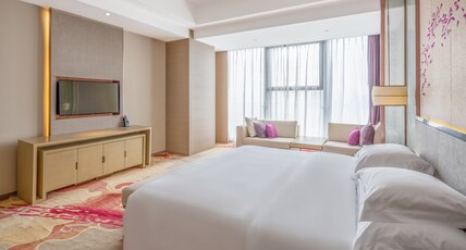 Crowne Plaza Yibin, an IHG Hotel Room Type - 1 King Premium Lounge Access