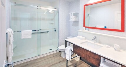 Hampton Inn by Hilton Ottawa Room Type - 1 KING STE SOFABED NONSMOK
