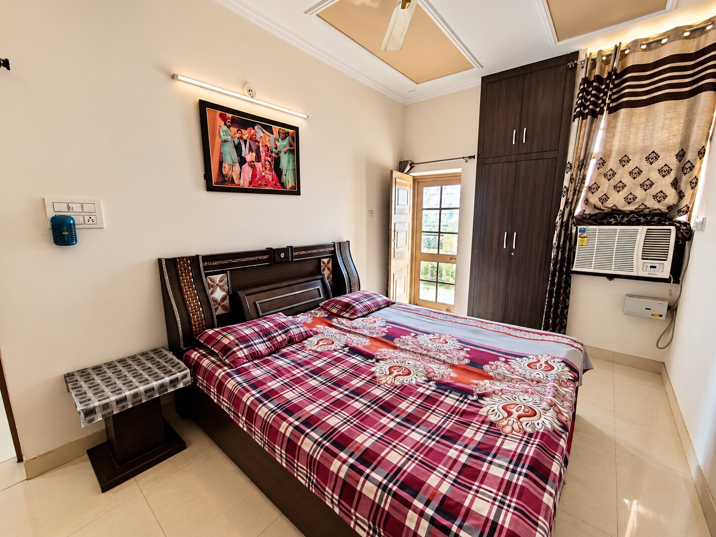 Peaceful Park-View 2BHK Apartment With Balcony - On Kalka-Shimla Highway - Tap to explore photos