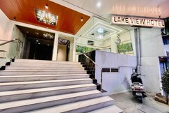 Hotel Lake View Near Airport Zone