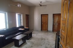 Cozy Cove Homestay | Entire 3BHK Homestay In The Heart Of City