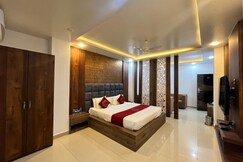 Crescent International Hotel