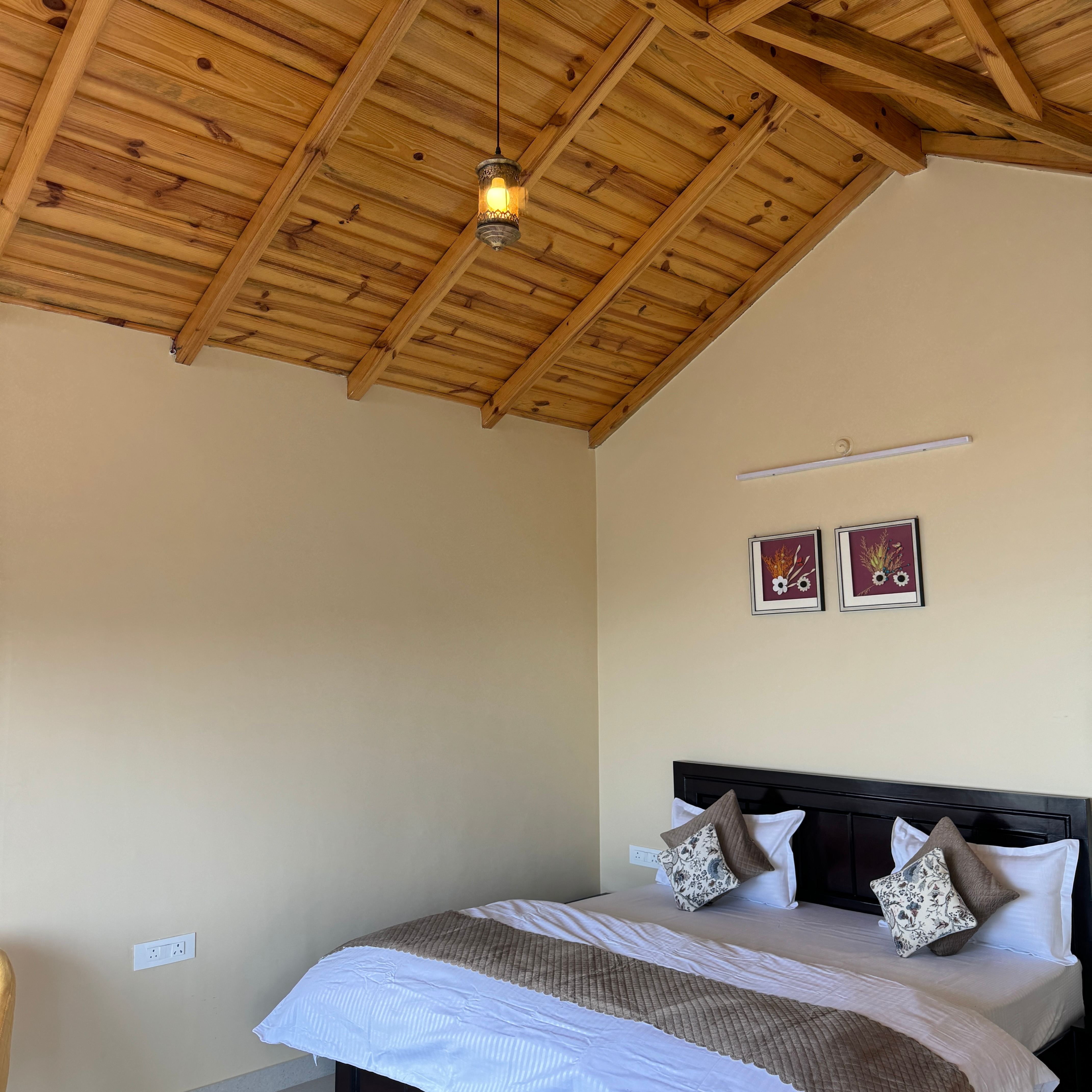 Panorama Villa (5BR) by Kusumith Retreats @ Hartola, Mukteshwar - Tap to explore photos