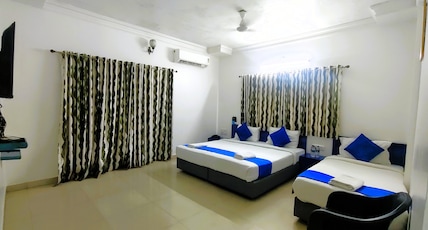 Hotel Delta Residency Room Type - Super Deluxe Room with WiFi (King Size Bed + 1 Single Bed) Hotel Delta Residency Room Type - Super Deluxe Room with WiFi (King Size Bed + 1 Single Bed)