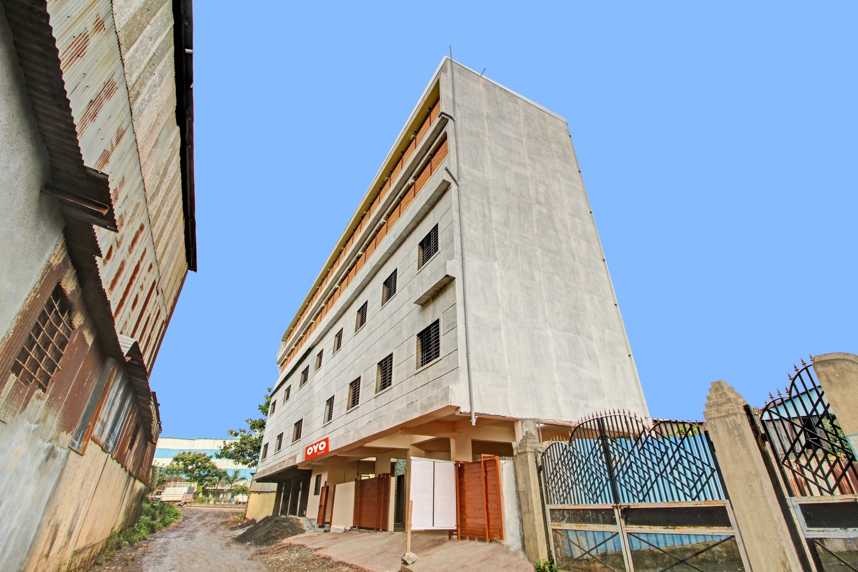 Flagship Hotel Sai Executive - Tap to explore photos