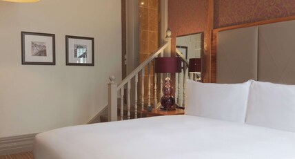 DoubleTree by Hilton Harrogate Majestic Hotel & Spa Room Type - DOUBLE BED GUESTROOM