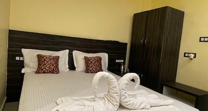 Hotel Lake View Room Type - Standard Queen AC Room Hotel Lake View Room Type - Standard Queen AC Room